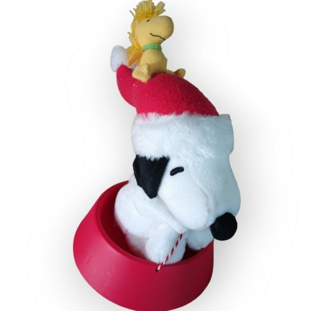 Hallmark Peanuts Christmas Snoopy Woodstock Sledding Musical Plush
